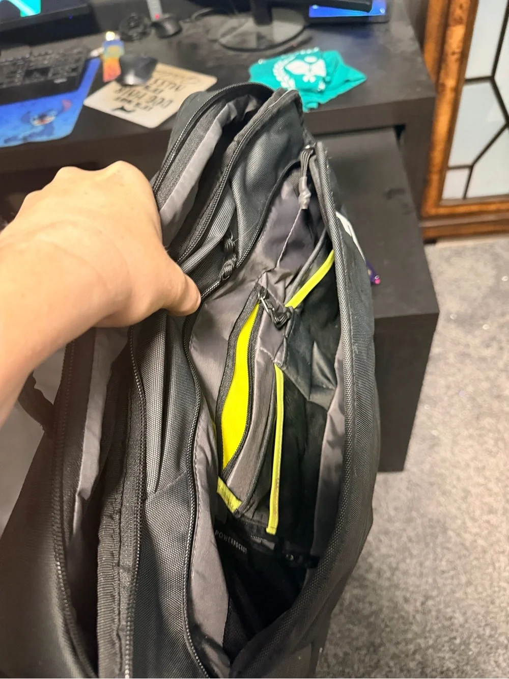 Thule Black Laptop Messenger Bag with Shoulder Strap